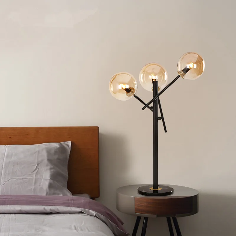 Декоративная светодиодная настольная лампа из янтарного стекла, с 3 головками, 110 В, 240 В
Декоративная светодиодная настольная лампа из янтарного стекла, с 3 головками, 110 В, 240 В