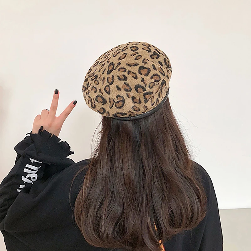Autumn Winter Women's Leopard Retro Woolen Fashion Caps Elegant Ladies Literary Japanese Keep Warm Cap Hat Chapeau Beret Femme
Autumn Winter Women's Leopard Retro Woolen Fashion Caps Elegant Ladies Literary Japanese Keep Warm Cap Hat Chapeau Beret Femme