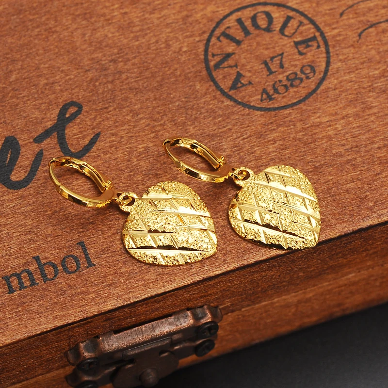 2 pairs Gold Heart drop Earrings Women/Girl,Love Trendy fashion Jewelry for African/Arab/Middle Eastern kids childrenbest gift
2 pairs Gold Heart drop Earrings Women/Girl,Love Trendy fashion Jewelry for African/Arab/Middle Eastern kids childrenbest gift