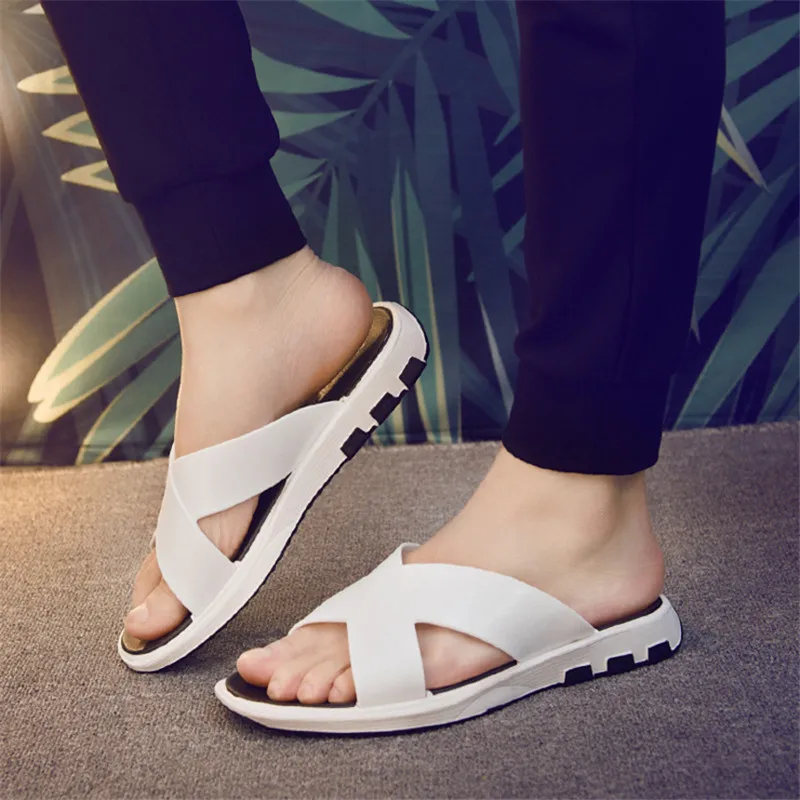 Slipper Male Casual Shoes Flat Slippers Men Summer Sandals High Quality Beach Shoes Fashion Flip-Flops Zapatos Hombre
Slipper Male Casual Shoes Flat Slippers Men Summer Sandals High Quality Beach Shoes Fashion Flip-Flops Zapatos Hombre