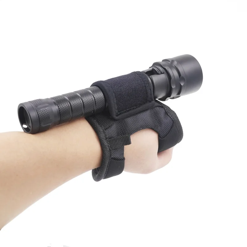Nylon Portable Flashlight case Tie to the hand Special Design for Diving Riding Flashlight pouch Outdoor Tool Case
Nylon Portable Flashlight case Tie to the hand Special Design for Diving Riding Flashlight pouch Outdoor Tool Case