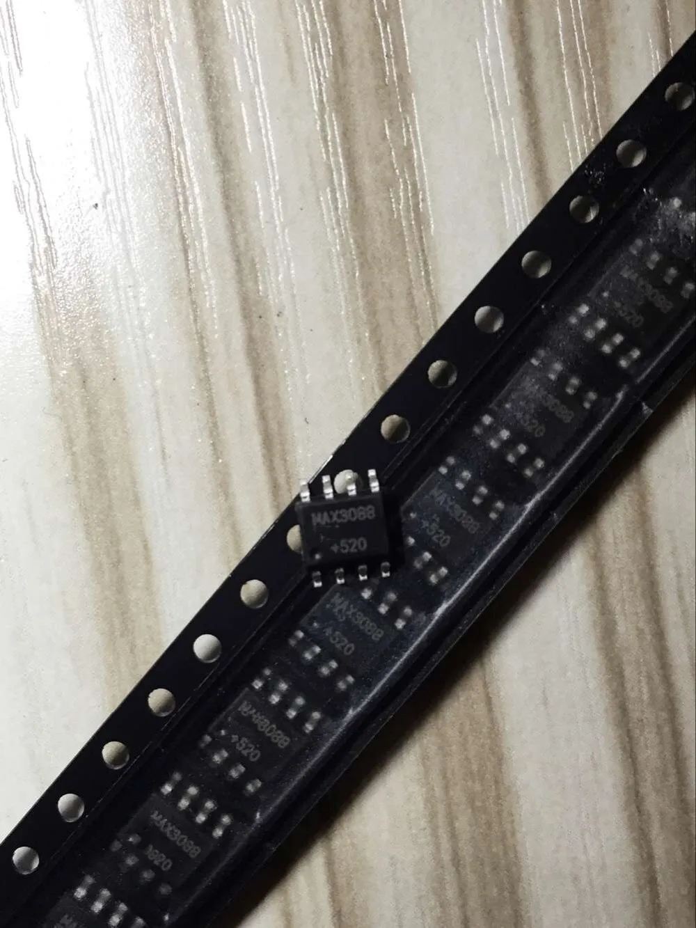 Модуль MAX3088ESA MAX3088E MAX3088 SOP8 оригинальный аутентичный и Новый Бесплатная доставка
Модуль MAX3088ESA MAX3088E MAX3088 SOP8 оригинальный аутентичный и Новый Бесплатная доставка