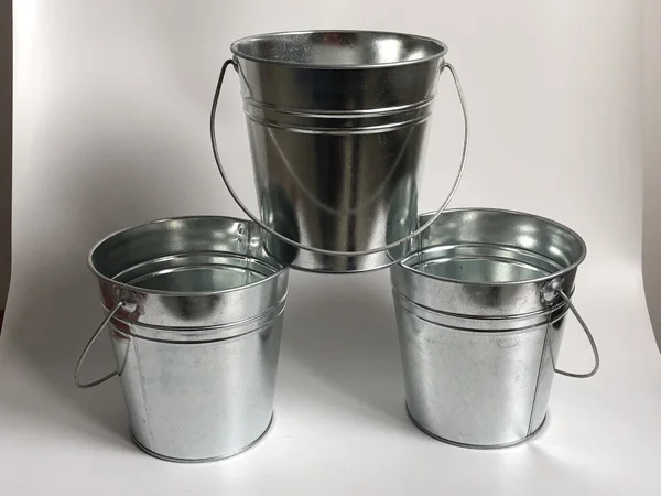 6Pcs/Lot D15*H15CM Metal Bucket for wedding Party Flower Tub Kids Buckets tin pails Wedding Decor SF-045-2
6Pcs/Lot D15*H15CM Metal Bucket for wedding Party Flower Tub Kids Buckets tin pails Wedding Decor SF-045-2