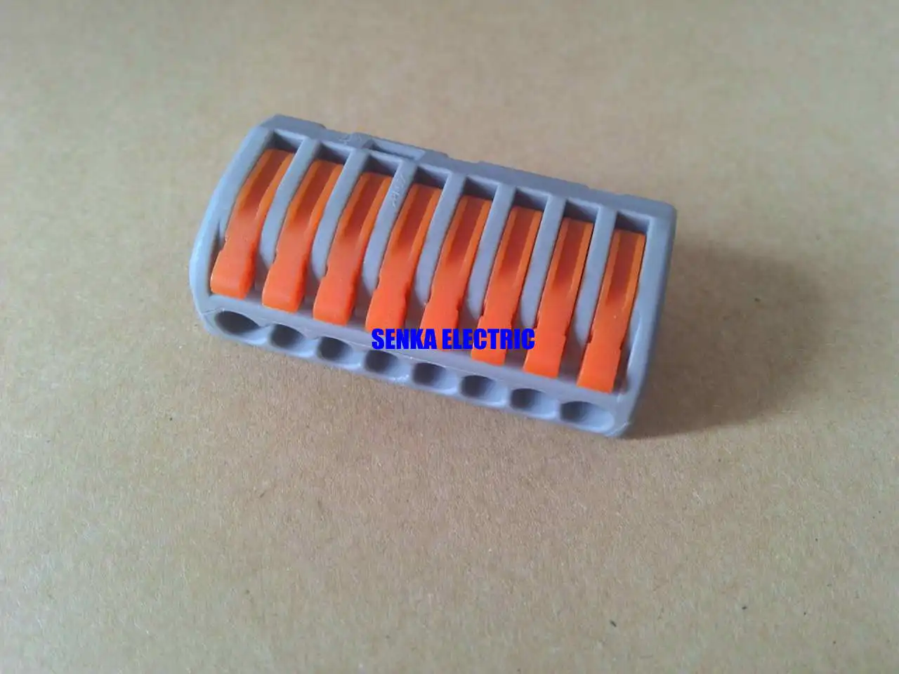 Новый 8-контактный 222-418/PCT-218 AWG28-12 Универсальный компактный разъем для проводки Клеммная колодка с уровнем
Новый 8-контактный 222-418/PCT-218 AWG28-12 Универсальный компактный разъем для проводки Клеммная колодка с уровнем