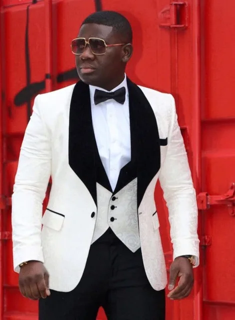 New Design One Button Ivory Embossing Groom Tuxedos Shawl Lapel Groomsmen Mens Wedding Prom Suits (Jacket+Pants+Vest+Tie) NO:28
New Design One Button Ivory Embossing Groom Tuxedos Shawl Lapel Groomsmen Mens Wedding Prom Suits (Jacket+Pants+Vest+Tie) NO:28