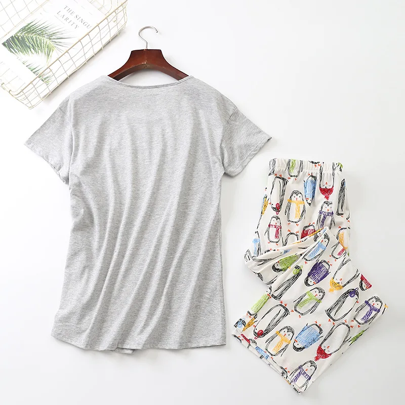 New 2019 Summer Women Pajamas Cotton Print Penguin Pajama Set Top + Capris Elastic Waist Plus Size 3XL Lounge pijamas S92903
New 2019 Summer Women Pajamas Cotton Print Penguin Pajama Set Top + Capris Elastic Waist Plus Size 3XL Lounge pijamas S92903