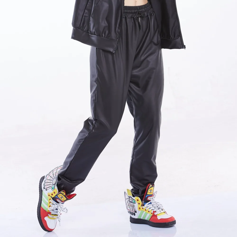 Fashion Stage Performance Jazz DS Dance Women Harem Pant, Unisex Matte-Black Hip Hop Pants, Loose Sweatpants Hip-hop Trousers
Fashion Stage Performance Jazz DS Dance Women Harem Pant, Unisex Matte-Black Hip Hop Pants, Loose Sweatpants Hip-hop Trousers