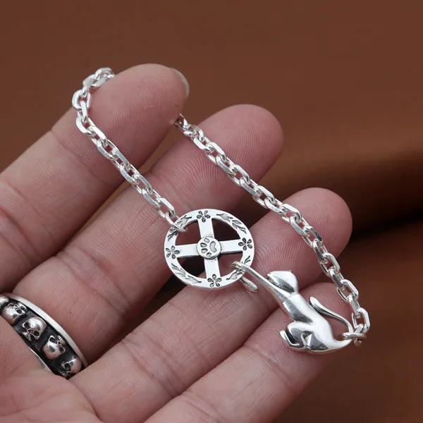 Wholesale S925 Sterling Silver Jewelry Men And Women Models Fashion Manual Retro Dog Footprints Round Card Thai Silver Bracelet
Wholesale S925 Sterling Silver Jewelry Men And Women Models Fashion Manual Retro Dog Footprints Round Card Thai Silver Bracelet