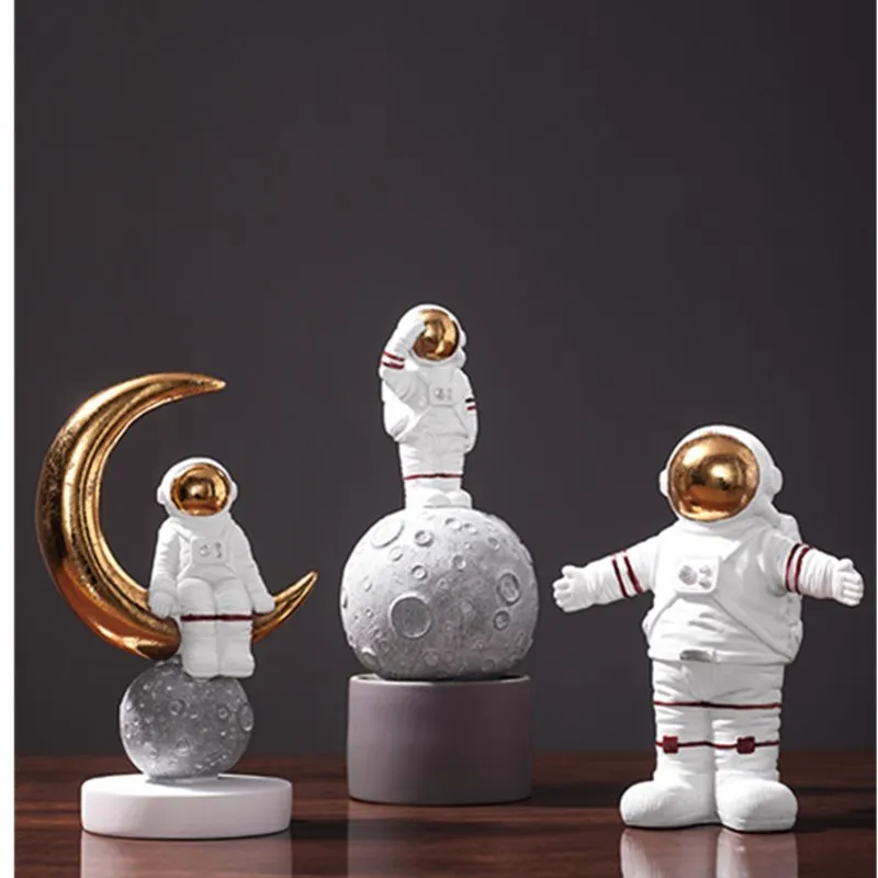 Фото Модель космического человека астронавта лунного падения - купить