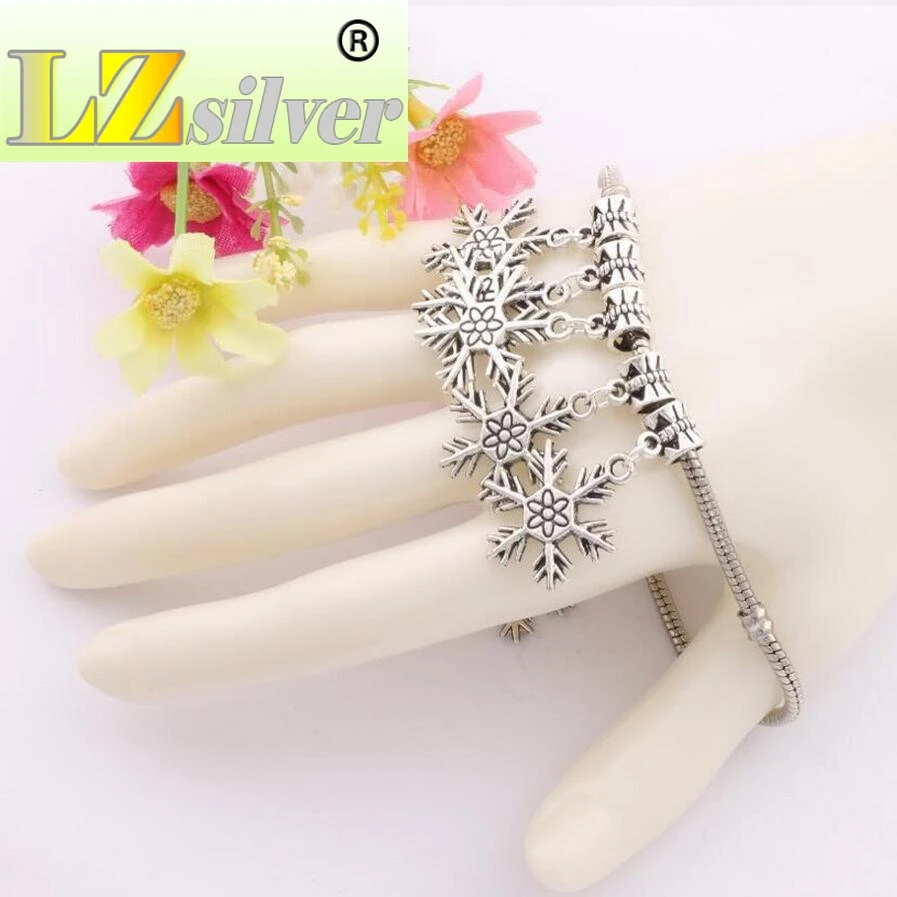 Christmas Snowflake Metal Big Hole Beads 18.8x35mm 100pcs zinc alloy Fit European Bracelets Jewelry DIY B738
Christmas Snowflake Metal Big Hole Beads 18.8x35mm 100pcs zinc alloy Fit European Bracelets Jewelry DIY B738