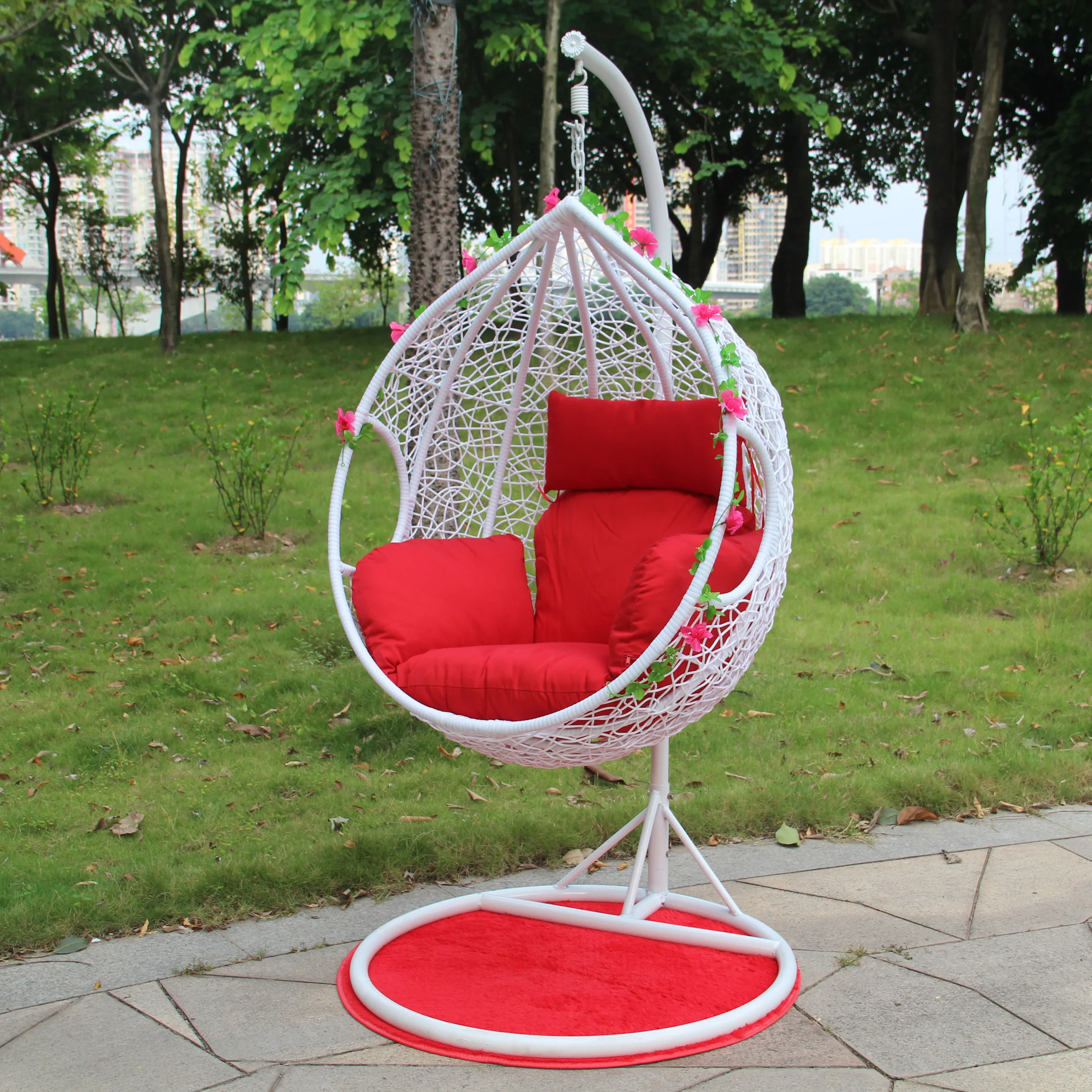 Swinging garden chair