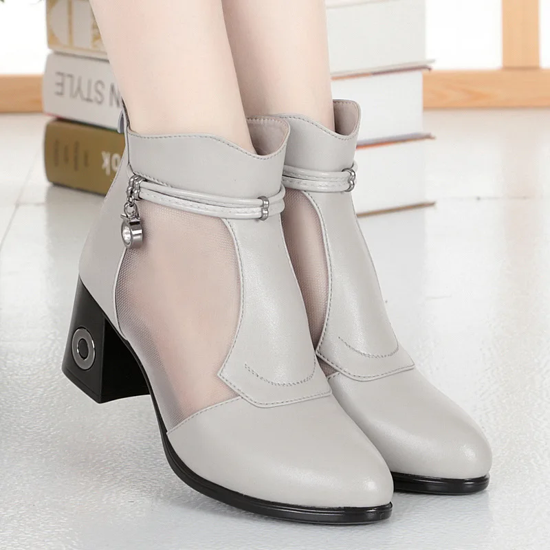 2019 New Summer Fashion Cow Leather Shoes Sandals Women Breathable Mesh Women Boots Non-slip Comfort Women Sandals High Heel 6cm
2019 New Summer Fashion Cow Leather Shoes Sandals Women Breathable Mesh Women Boots Non-slip Comfort Women Sandals High Heel 6cm