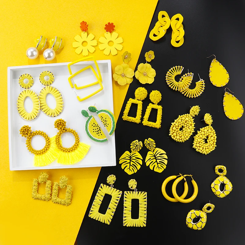 AENSOA 2021 Korean Elegant Yellow Styles Acrylic Drop Earrings New Fashion Simple Geometric Pendant Earrings Wedding Jewelry
AENSOA 2021 Korean Elegant Yellow Styles Acrylic Drop Earrings New Fashion Simple Geometric Pendant Earrings Wedding Jewelry