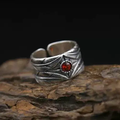 Takahashi Kagura Goro's Jewelry High End S925 Sterling Silver Retro Thai Silver Punk Style Feathers Open Ended Ring
Takahashi Kagura Goro's Jewelry High End S925 Sterling Silver Retro Thai Silver Punk Style Feathers Open Ended Ring