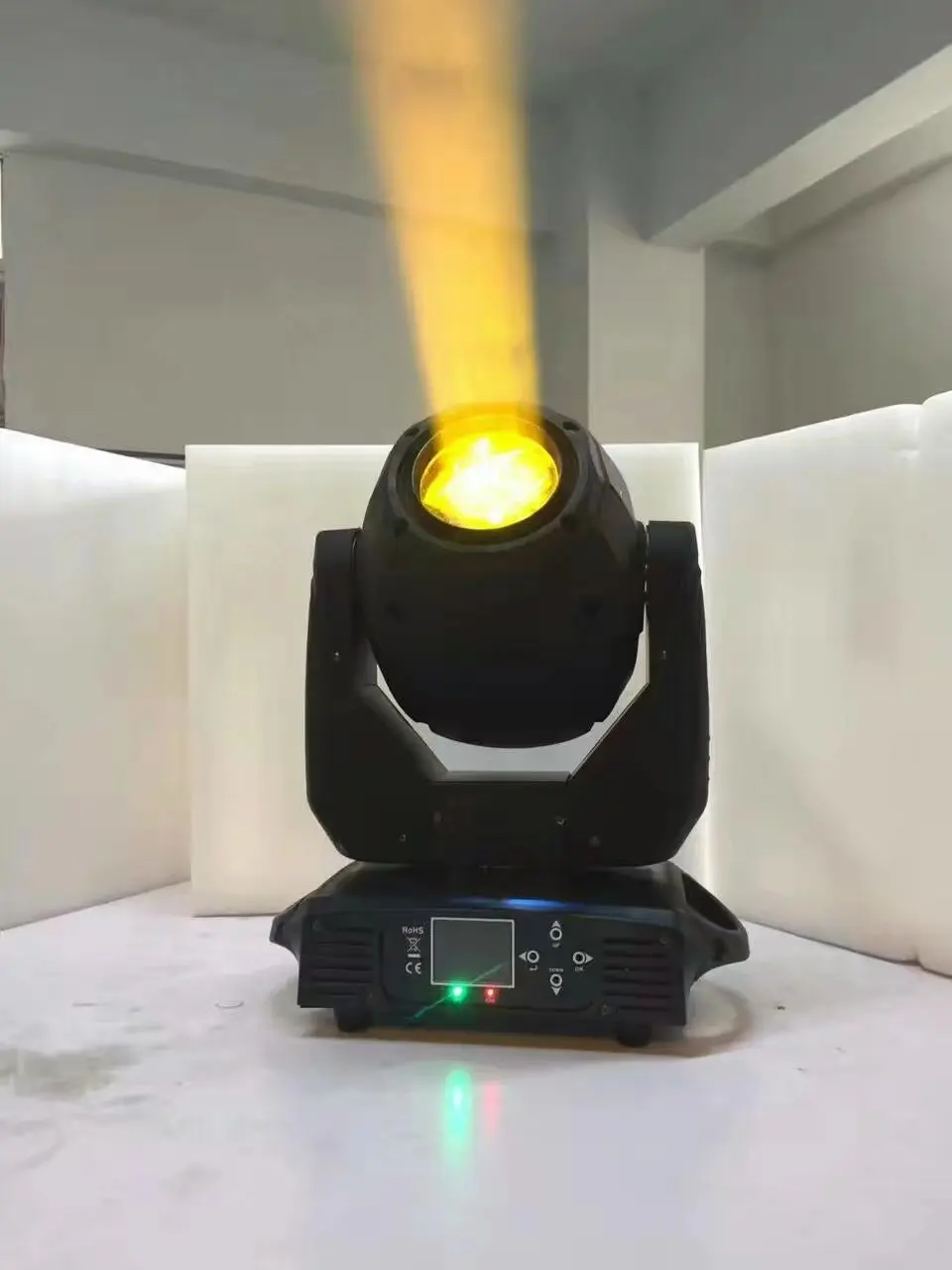4 шт./лот dmx Освещение 150 Вт LED движущаяся головка gobo light 16 dmx dj оборудование из Китая
4 шт./лот dmx Освещение 150 Вт LED движущаяся головка gobo light 16 dmx dj оборудование из Китая