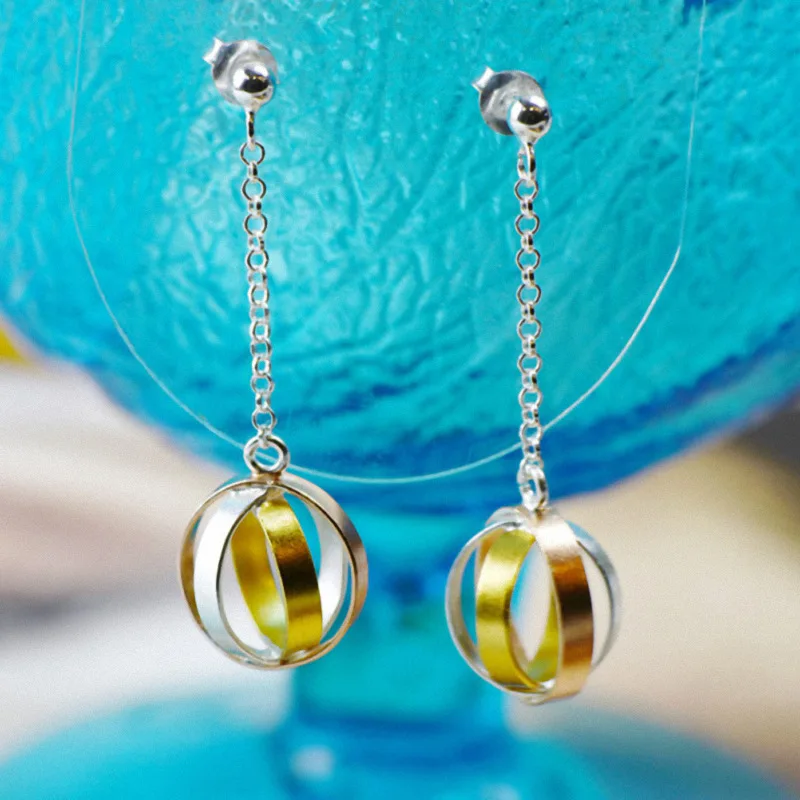 2019 Real New Arrival Alexandrite Brinco Fashion, Plated Pure Earrings, Long Bead Personalized Hollowing Craft Jewelry Ladies.
2019 Real New Arrival Alexandrite Brinco Fashion, Plated Pure Earrings, Long Bead Personalized Hollowing Craft Jewelry Ladies.
