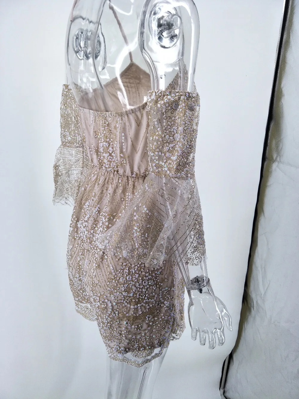 Sexy Women Summer Gold Sequins Short Jumpsuit 2019 Elegant Halter Bandage Romper Backless Bodycon Strapless Mesh Casual Playsuit
Sexy Women Summer Gold Sequins Short Jumpsuit 2019 Elegant Halter Bandage Romper Backless Bodycon Strapless Mesh Casual Playsuit