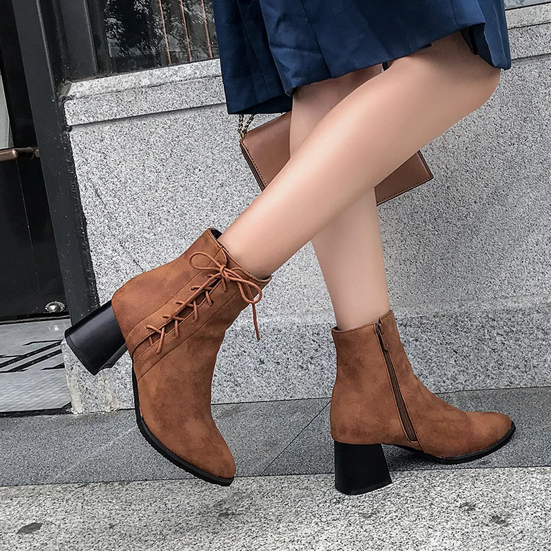 2019 New Buckle Winter Motorcycle Boots Women British Style Ankle Boots Gothic Punk Low Heel ankle Boot Women Shoe Plus Size 43
2019 New Buckle Winter Motorcycle Boots Women British Style Ankle Boots Gothic Punk Low Heel ankle Boot Women Shoe Plus Size 43
