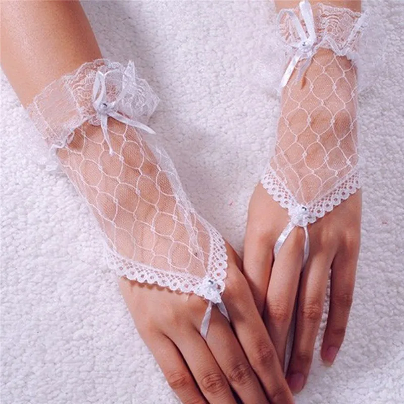 2020 Свадебные перчатки короткие белые черные кружевные без пальцев Длина