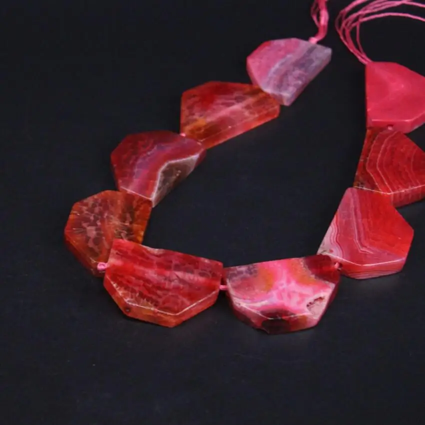 Approx 9PCS/strand Natural Red Agates Druzy Rhombus Slab Nugget Pendant Beads,Raw Stone Slice Necklace Jewelry Supplier
Approx 9PCS/strand Natural Red Agates Druzy Rhombus Slab Nugget Pendant Beads,Raw Stone Slice Necklace Jewelry Supplier