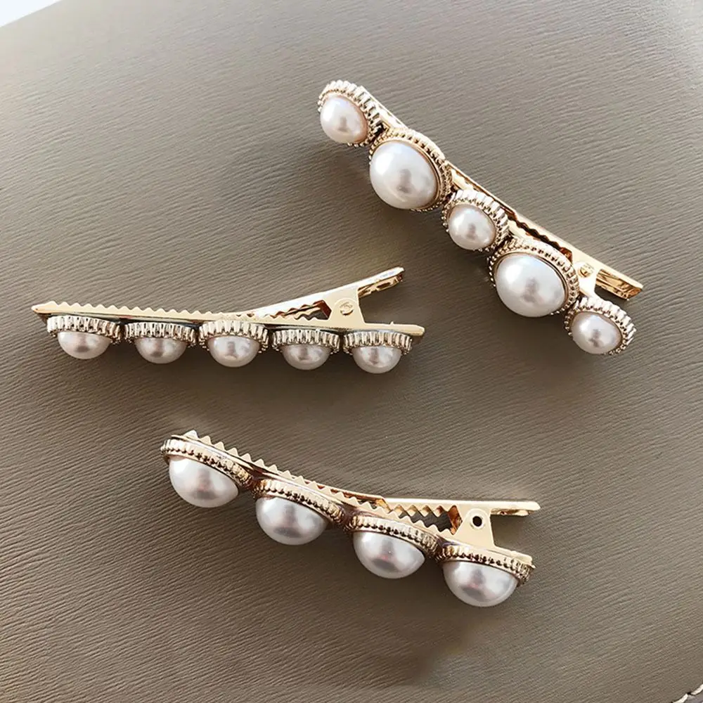 1 SET Chic Imitiation Pearl women Hairpin Irregular Metal Gold Silve Bowknot Acrylic Hair Clips for Women Girls Hair Accessories
1 SET Chic Imitiation Pearl women Hairpin Irregular Metal Gold Silve Bowknot Acrylic Hair Clips for Women Girls Hair Accessories