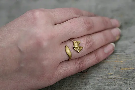 Hot Selling Wholesale Classic Hand Gilded Wrap Fox Ring enameled fox face Adjustable Brass Ring
Hot Selling Wholesale Classic Hand Gilded Wrap Fox Ring enameled fox face Adjustable Brass Ring