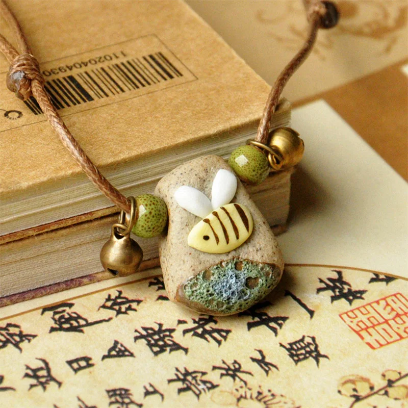 30 Pieces/Lot Charm Necklace Women Ceramic Flying Bee Beads Pendants Necklaces Ethnic Handmade Vintage Rope Knot Choker Jewelry
30 Pieces/Lot Charm Necklace Women Ceramic Flying Bee Beads Pendants Necklaces Ethnic Handmade Vintage Rope Knot Choker Jewelry