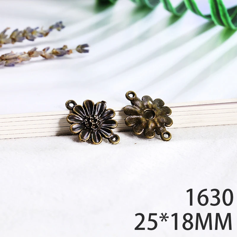 25*18mm 10pcs Flower Chrysanthemum Connector Alloy Pendant For Diy Jewelry Making 2 Colors Antique Silver Antique Bronze No.1630
25*18mm 10pcs Flower Chrysanthemum Connector Alloy Pendant For Diy Jewelry Making 2 Colors Antique Silver Antique Bronze No.1630