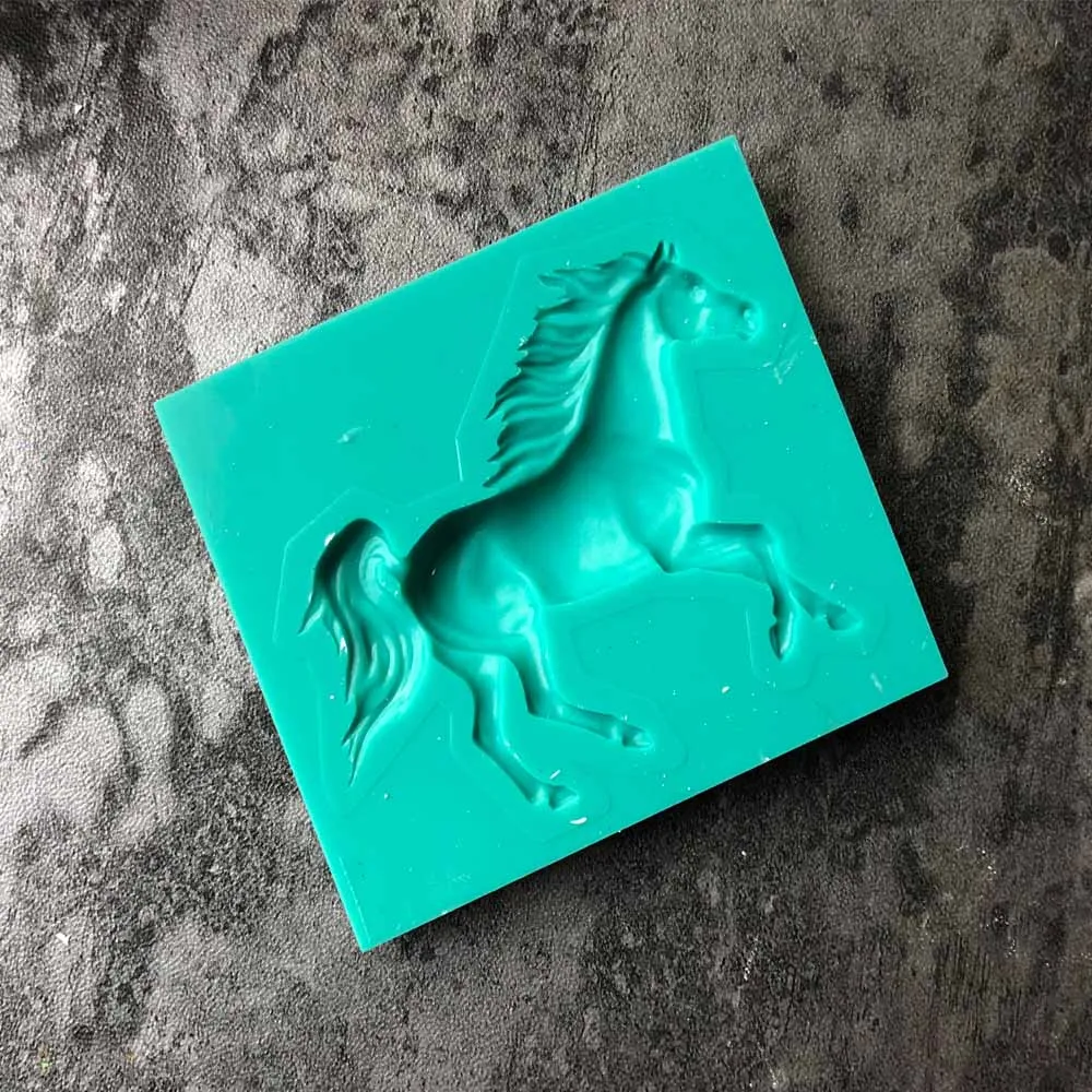 Horse Cake Tool baking silicone mold hightemperature DIY chocolate cake decoration fondant Epoxy silicone mold J057
Horse Cake Tool baking silicone mold hightemperature DIY chocolate cake decoration fondant Epoxy silicone mold J057