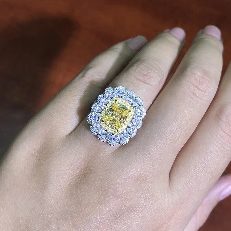Solid 18K White Gold 3ctw Moissanite Emerald Rectangle Ring And Yellow Moissanite Fine Gold Jewelry For Women
Solid 18K White Gold 3ctw Moissanite Emerald Rectangle Ring And Yellow Moissanite Fine Gold Jewelry For Women