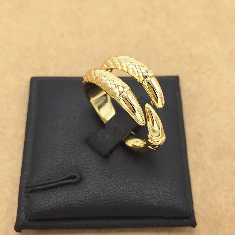 Hot Sale New arrival vintage punk Men's Rings Cool rock personality serpentine male ring free shipping
Hot Sale New arrival vintage punk Men's Rings Cool rock personality serpentine male ring free shipping