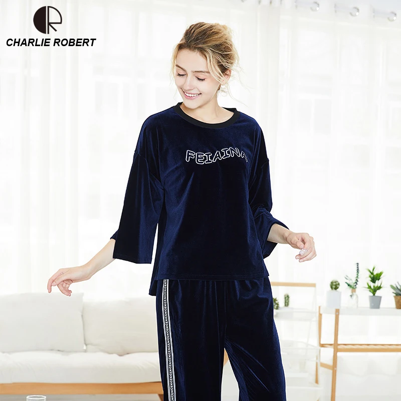 Gold Velvet Winter Women Pajama Sets Female Flannel V Neck Solid Casual Loose Home Clothes Winter Warm Suit Two Piece Lingerie
Gold Velvet Winter Women Pajama Sets Female Flannel V Neck Solid Casual Loose Home Clothes Winter Warm Suit Two Piece Lingerie