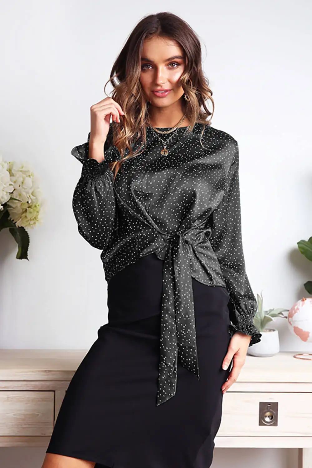 2019 Hot Sale Casual Full Flare Sleeve Dot And Bow Decorated Shirts For Women New O Neck Polyester Blusas Mujer De Moda
2019 Hot Sale Casual Full Flare Sleeve Dot And Bow Decorated Shirts For Women New O Neck Polyester Blusas Mujer De Moda
