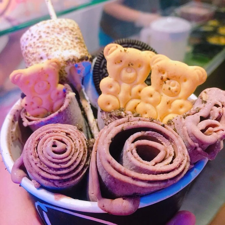 Fried Ice Cream Roller Machine With Pot Cover And 6 Fruit Tanks Free Shipping By Sea
Fried Ice Cream Roller Machine With Pot Cover And 6 Fruit Tanks Free Shipping By Sea