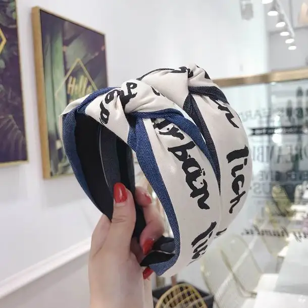 2019 Korea Denim Cloth Letter Print Top Knotted Wide Hair Bands For Women Hair Accessories Casual Fashion Hairbands Headwear
2019 Korea Denim Cloth Letter Print Top Knotted Wide Hair Bands For Women Hair Accessories Casual Fashion Hairbands Headwear