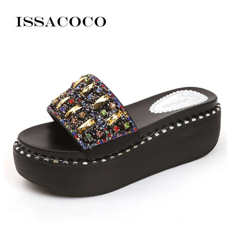 

Женские летние шлепанцы ISSACOCO на высокой платформе с кристаллами и стразами, женские домашние тапочки, пляжная обувь, повседневная женская обувь