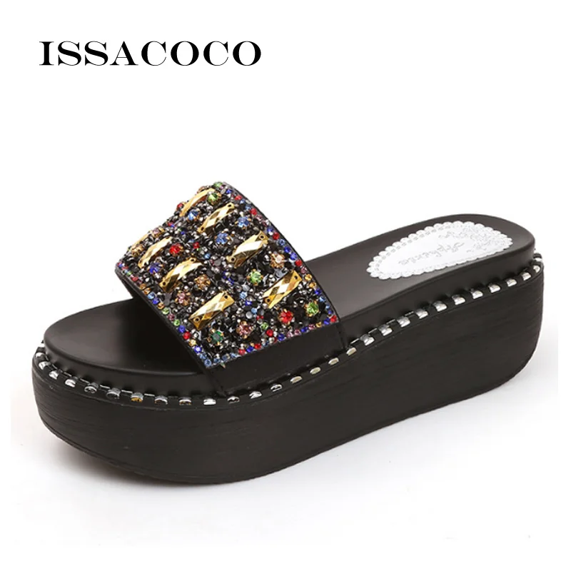 Женские летние шлепанцы ISSACOCO на высокой платформе с кристаллами и стразами, женские домашние тапочки, пляжная обувь, повседневная женская обувь
Женские летние шлепанцы ISSACOCO на высокой платформе с кристаллами и стразами, женские домашние тапочки, пляжная обувь, повседневная женская обувь