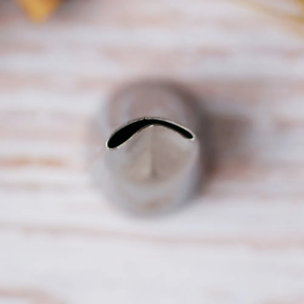 #61 Cake Cream Decoration Tips Piping Nozzle Stainless Steel Pastry Nozzle Cake Piping Tools Create Pinecone Freesia Small Size
#61 Cake Cream Decoration Tips Piping Nozzle Stainless Steel Pastry Nozzle Cake Piping Tools Create Pinecone Freesia Small Size