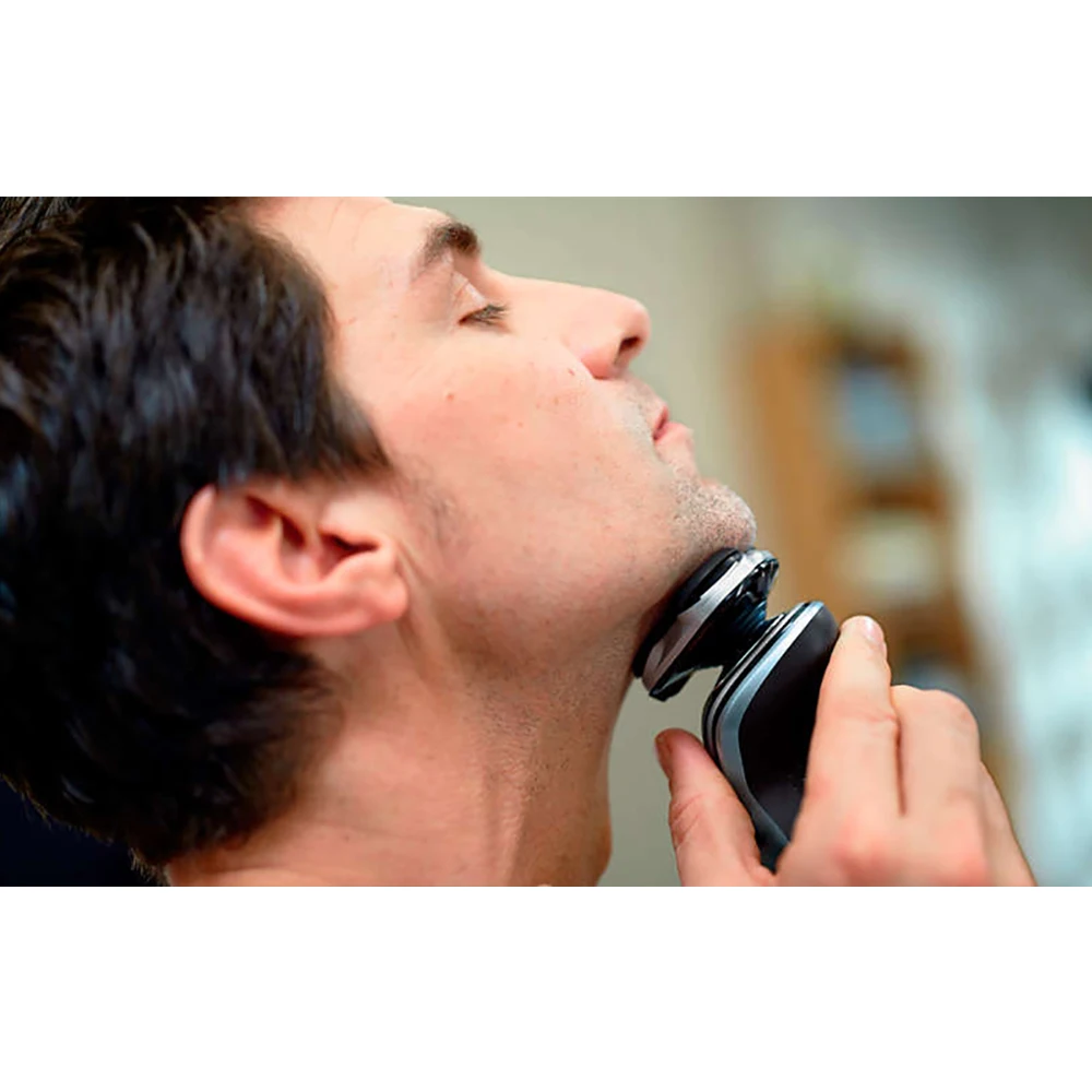 Philips Shaver Series 5000 Wet and Dry Electric Shaver S5380/26 with MultiPrecision Blade System Precision Trimmer 100-240 V
Philips Shaver Series 5000 Wet and Dry Electric Shaver S5380/26 with MultiPrecision Blade System Precision Trimmer 100-240 V
