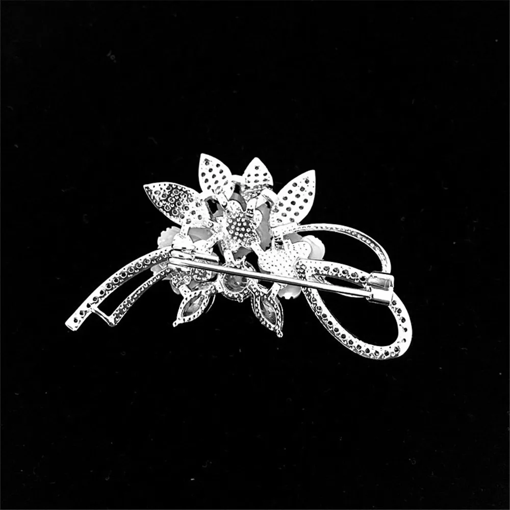 New simple flower brooch AAA Cubic Zirconia shell corsage custom flower accessories scarf deduction female gift X00170
New simple flower brooch AAA Cubic Zirconia shell corsage custom flower accessories scarf deduction female gift X00170