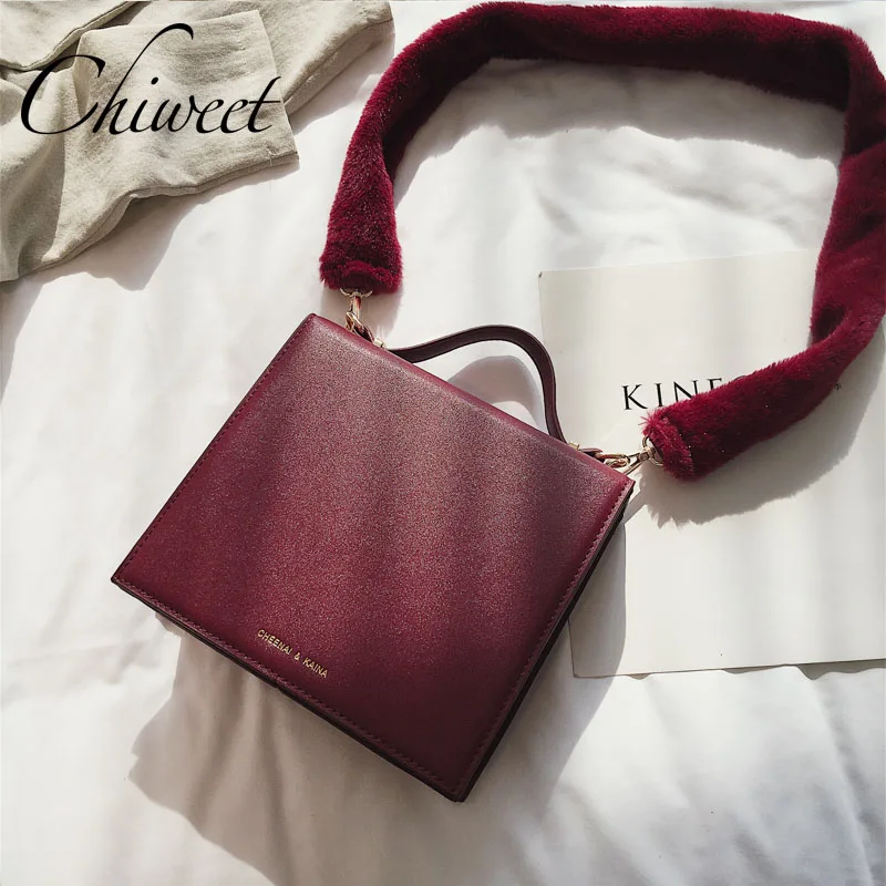 Ladies Large Leather Handbag Official Plush Strap Shoulder Bag Designer Women Letter Messenger Bags Female Flap Casual Tote Bag
Ladies Large Leather Handbag Official Plush Strap Shoulder Bag Designer Women Letter Messenger Bags Female Flap Casual Tote Bag