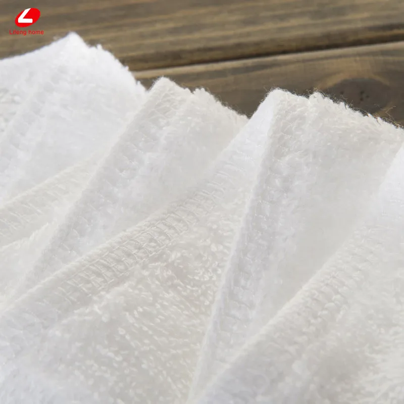 Summer white Towel Set 100% Egyptain Cotton Big size Bath beach towel 80*150cm Silver Embroidery Face Hand Towel 3pcs/set 2018
Summer white Towel Set 100% Egyptain Cotton Big size Bath beach towel 80*150cm Silver Embroidery Face Hand Towel 3pcs/set 2018