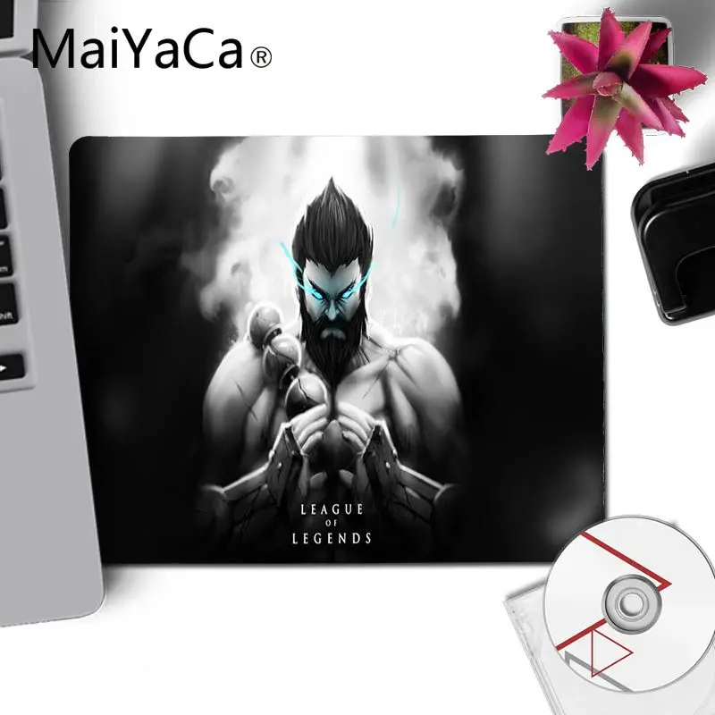 MaiYaCa High Quality lol Hero Computer Gaming Mouse mats Smooth Writing Pad Desktops Mate gaming mouse pad anime mouse pad
MaiYaCa High Quality lol Hero Computer Gaming Mouse mats Smooth Writing Pad Desktops Mate gaming mouse pad anime mouse pad