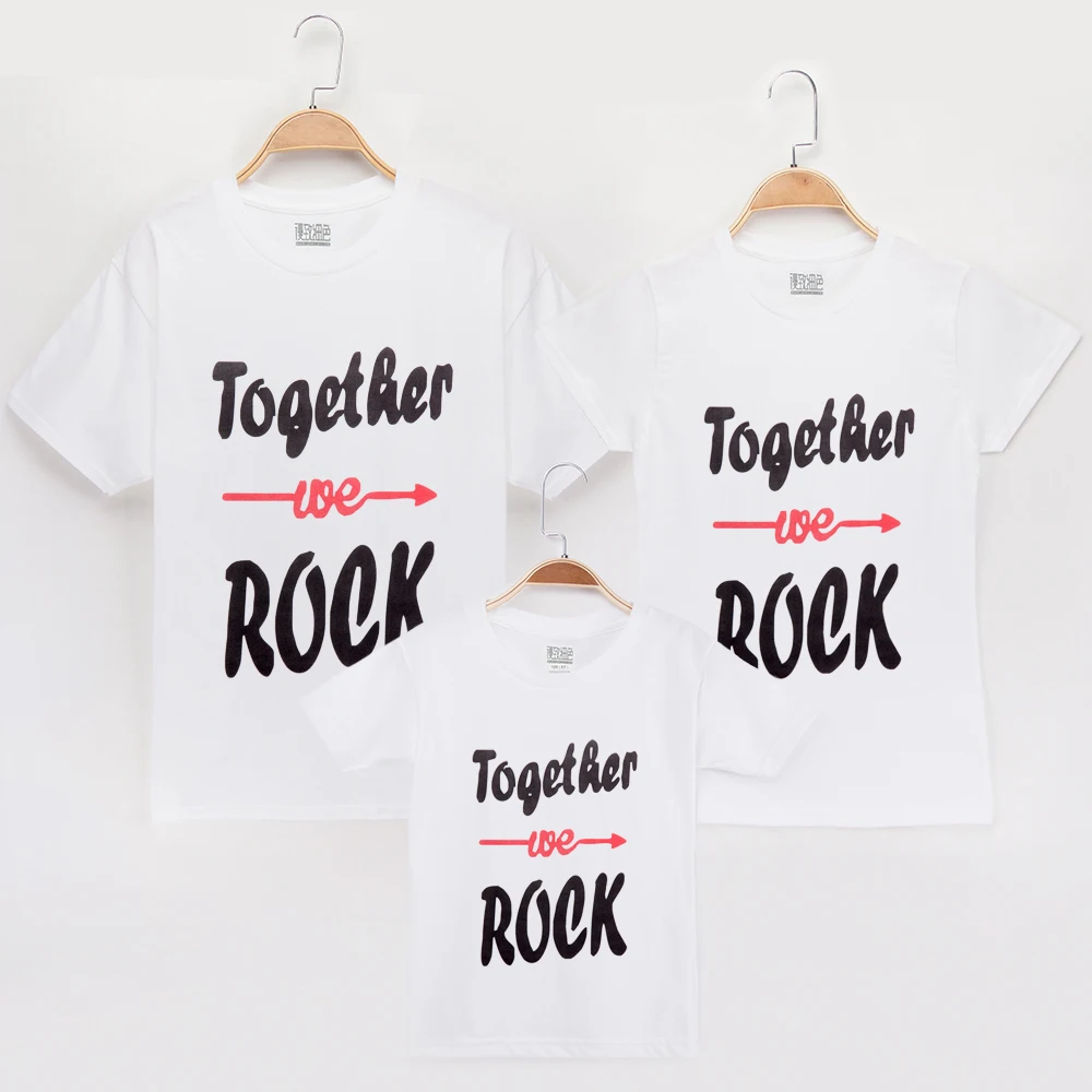 2019 футболка, семейная одежда, одинаковые наряды вместе с надписью We Rock, хлопковая одежда для мамы, мамы, дочери, одежда для мамы и дочки, футбо...
2019 футболка, семейная одежда, одинаковые наряды вместе с надписью We Rock, хлопковая одежда для мамы, мамы, дочери, одежда для мамы и дочки, футбо...