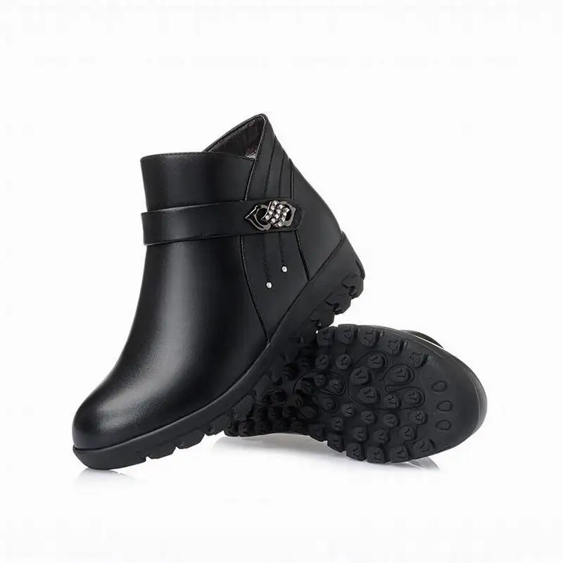 YAERNI 2018 Fashion Shoes Woman Genuine Leather Wedges Ankle Boots Winter Casual Wool Warm Snow Boots Women Shoes E679
YAERNI 2018 Fashion Shoes Woman Genuine Leather Wedges Ankle Boots Winter Casual Wool Warm Snow Boots Women Shoes E679