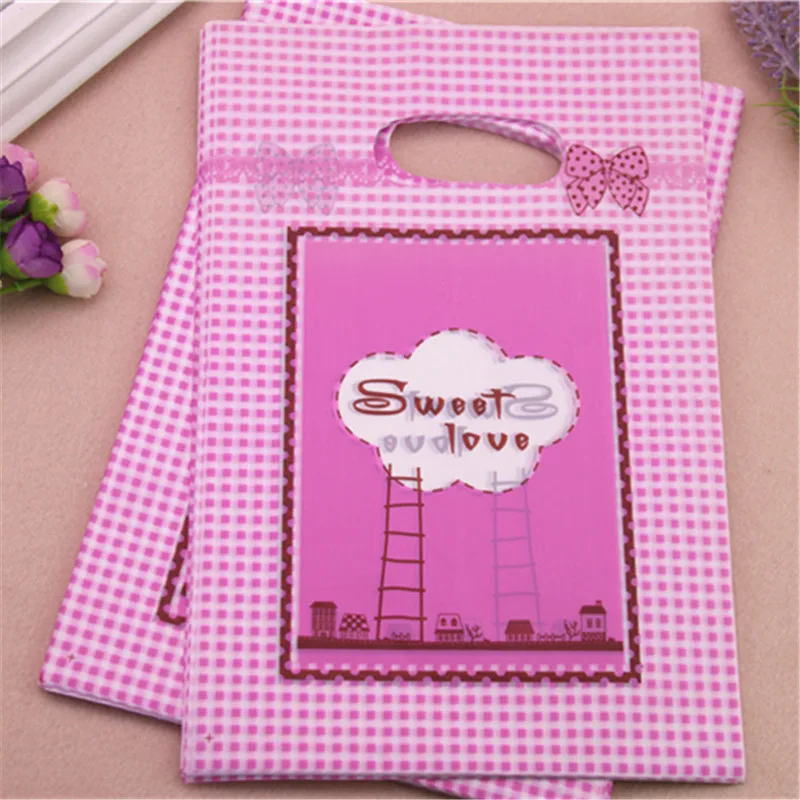Wholesale 100pcs/lot 20*30cm Fashion Sweet Love Plastic Shopping Bags With Handles
Wholesale 100pcs/lot 20*30cm Fashion Sweet Love Plastic Shopping Bags With Handles
