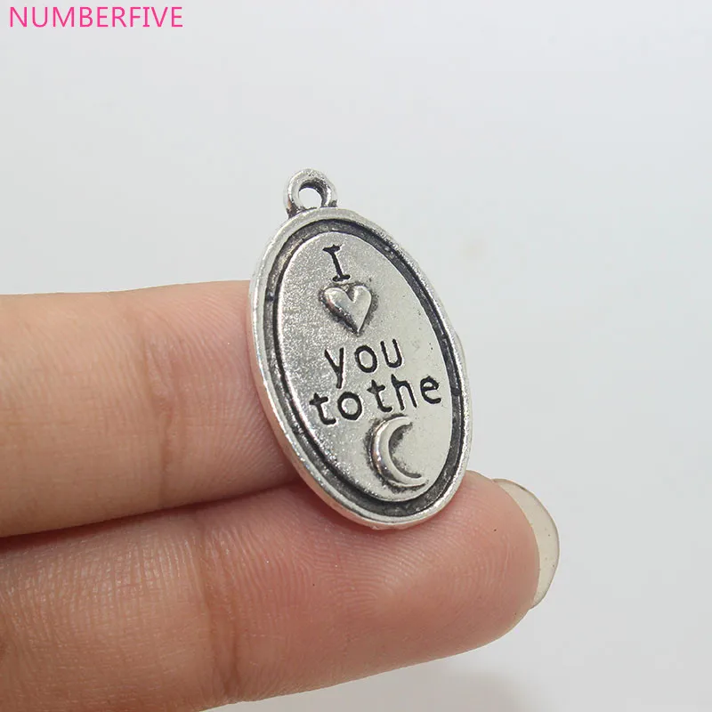 15 шт.-29x17 мм античный серебряный тональный кулон с надписью Love You To The Moon Charms
15 шт.-29x17 мм античный серебряный тональный кулон с надписью Love You To The Moon Charms