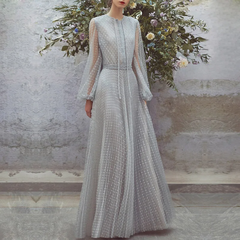 Ukraine Limited 2020 Summer New Women's Long Dress Thin Mesh Yarn Round Neck Sleeve Temperament Female Dot A-line Vintage Full
Ukraine Limited 2020 Summer New Women's Long Dress Thin Mesh Yarn Round Neck Sleeve Temperament Female Dot A-line Vintage Full