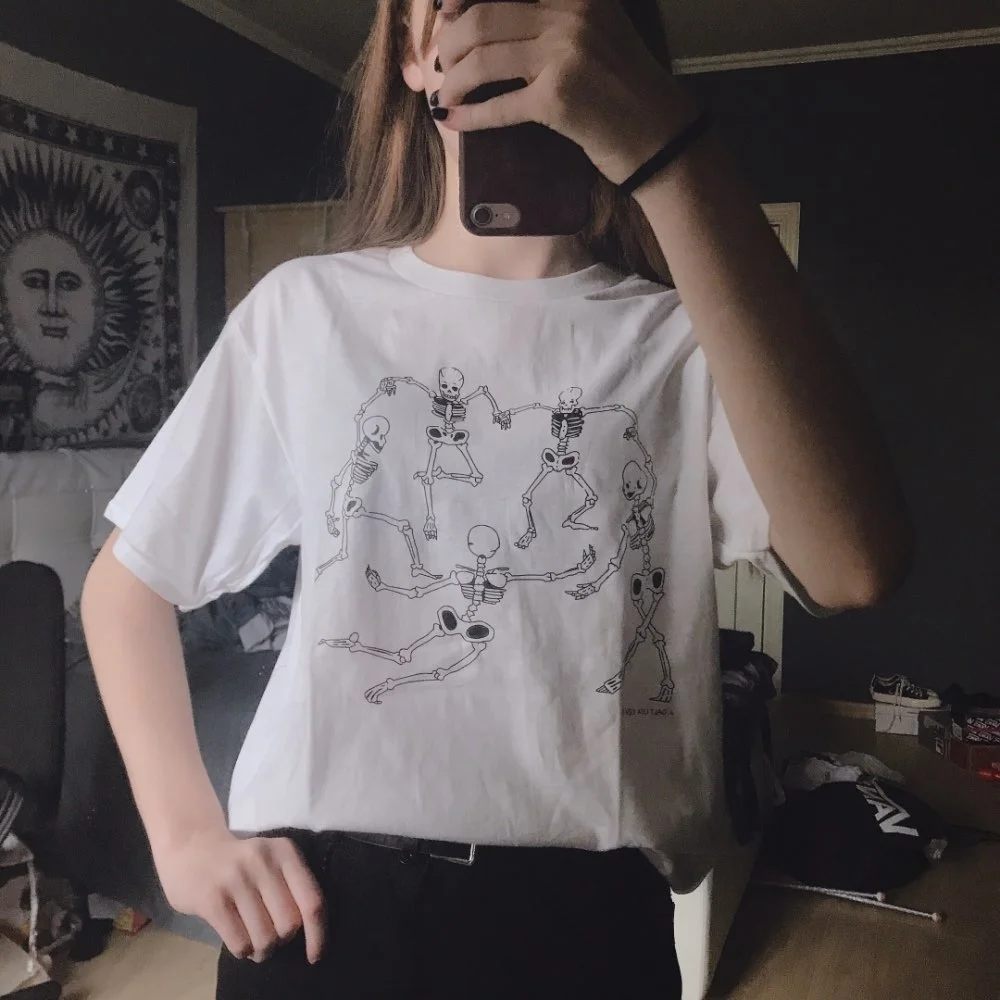 starqueen-JBH Skeleton Dance T-Shirt Tumblr Grunge Aesthetic White Tee Hipster Art Hoe Shirt
starqueen-JBH Skeleton Dance T-Shirt Tumblr Grunge Aesthetic White Tee Hipster Art Hoe Shirt