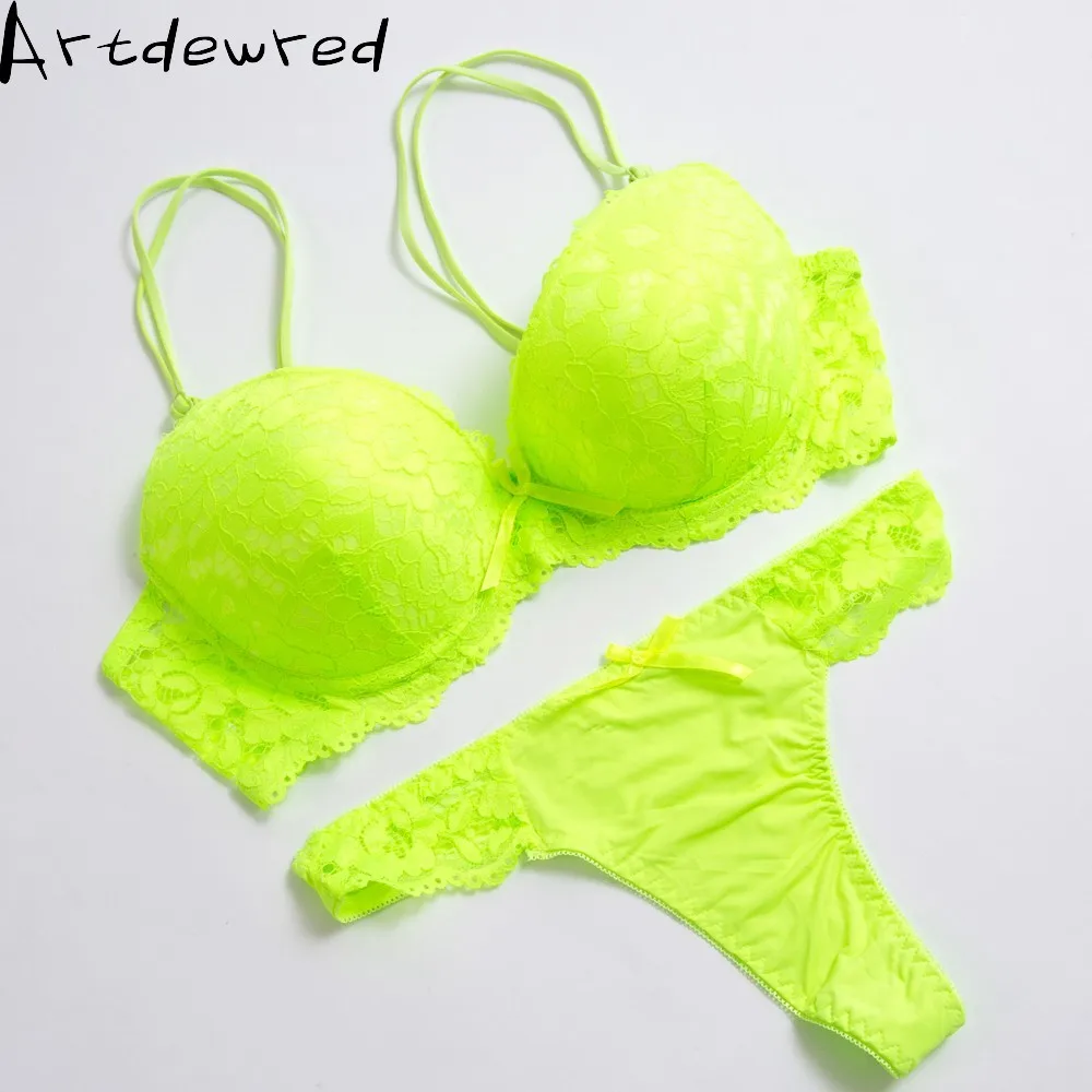 High quality Deep V Sexy Plus size Push up Bra set Floral Embroidery Lace Women Underwear set Bra and Panties 34 36 38 40 42 BCD
High quality Deep V Sexy Plus size Push up Bra set Floral Embroidery Lace Women Underwear set Bra and Panties 34 36 38 40 42 BCD